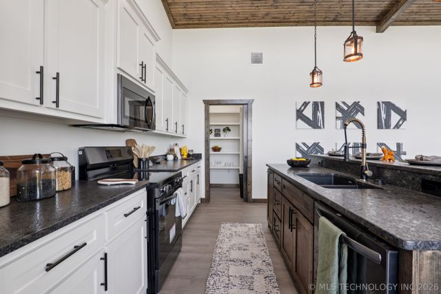 34803 S Falcon Crest Lane, Cookson, OK 74427