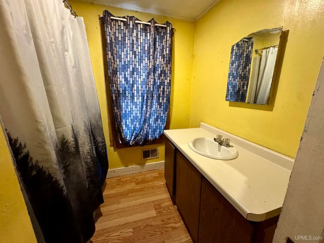 329 Maple Street, Amasa, MI 49903