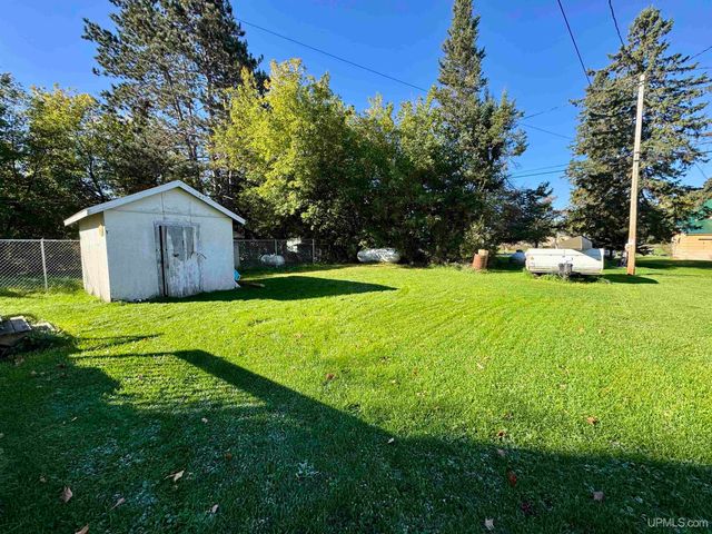 329 Maple Street, Amasa, MI 49903