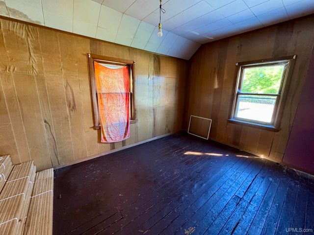 329 Maple Street, Amasa, MI 49903