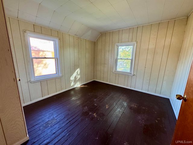 329 Maple Street, Amasa, MI 49903