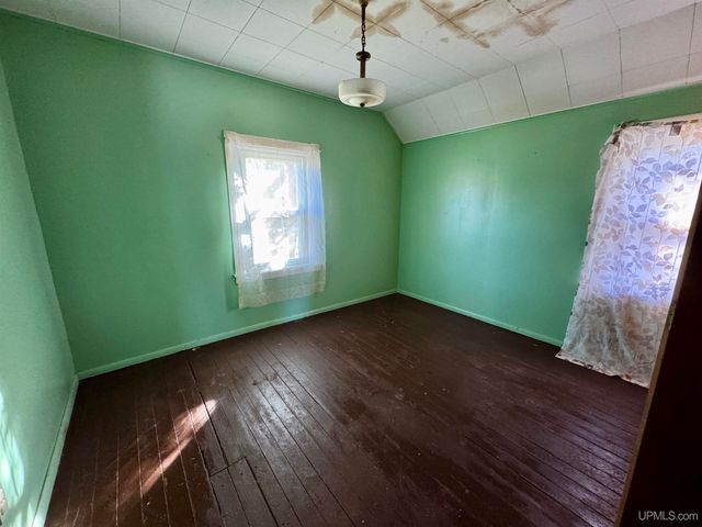 329 Maple Street, Amasa, MI 49903