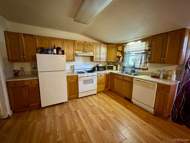 329 Maple Street, Amasa, MI 49903