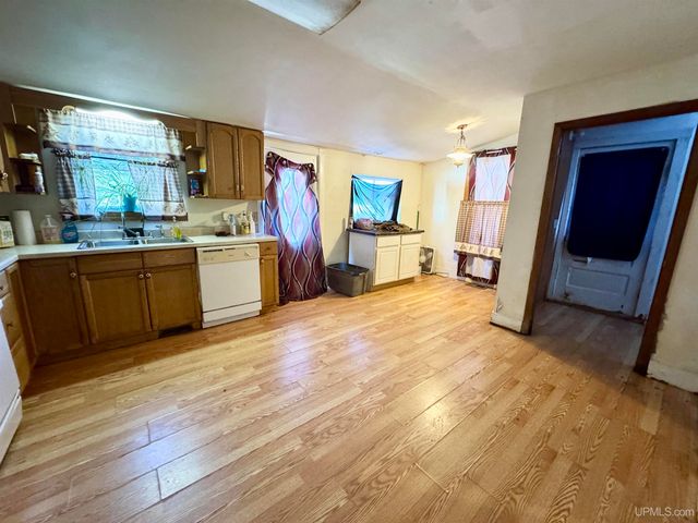 329 Maple Street, Amasa, MI 49903