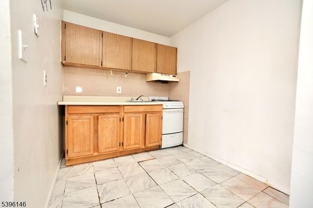 114 32Nd St 3-0, Union City, NJ 07087
