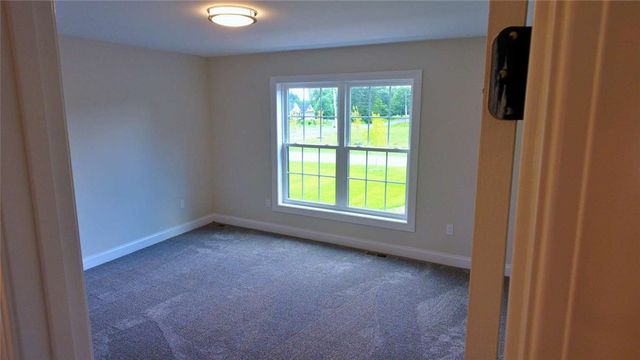 2 Maries Way, Ogden, NY 14624