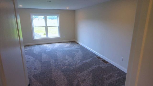 2 Maries Way, Ogden, NY 14624