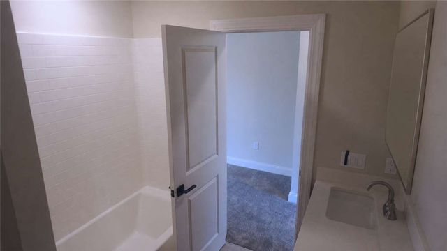 2 Maries Way, Ogden, NY 14624