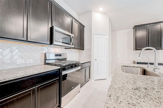 31801 Pecan Cottage Lane, Spring, TX 77386