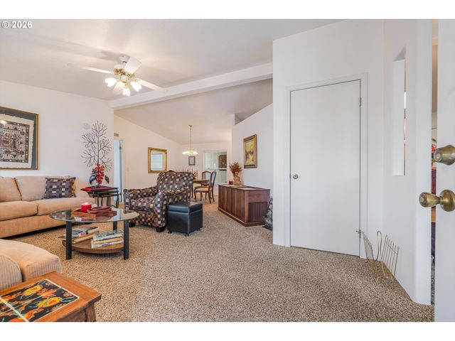 900 Ne FRANCIS Ave 63, Gresham, OR 97030