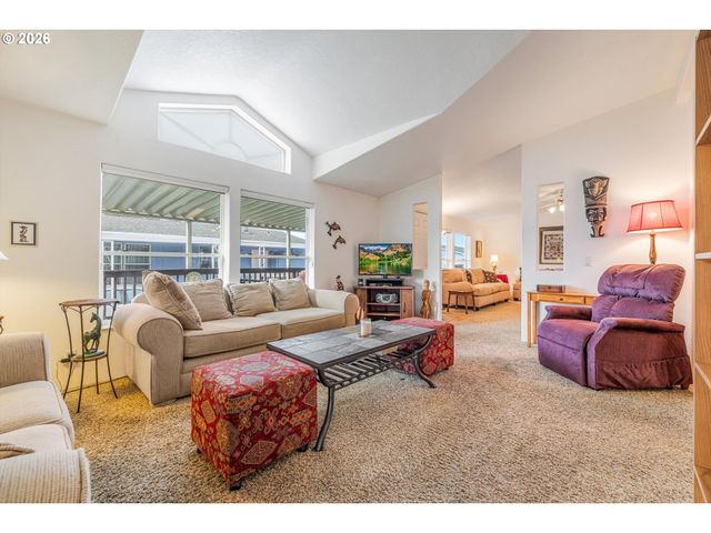 900 Ne FRANCIS Ave 63, Gresham, OR 97030