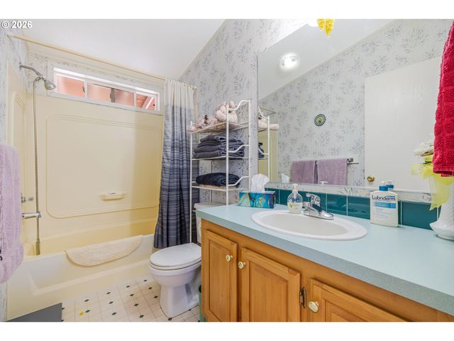 900 Ne FRANCIS Ave 63, Gresham, OR 97030