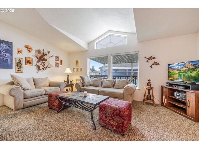 900 Ne FRANCIS Ave 63, Gresham, OR 97030