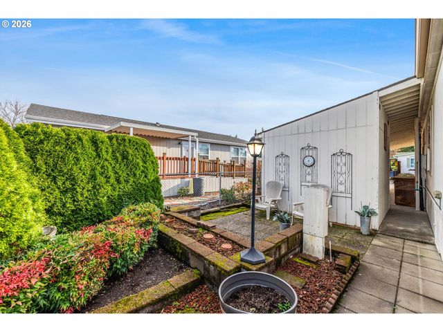 900 Ne FRANCIS Ave 63, Gresham, OR 97030