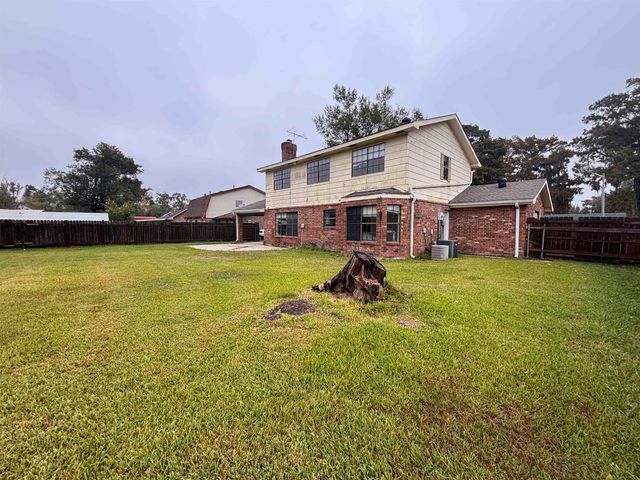 137 Glenhill Drive, Houma, LA 70363