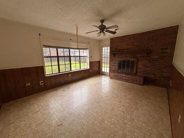 137 Glenhill Drive, Houma, LA 70363