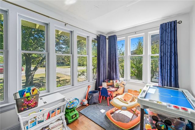 71 Lyle Dr, Hermitage, PA 16148