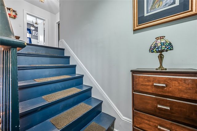 71 Lyle Dr, Hermitage, PA 16148