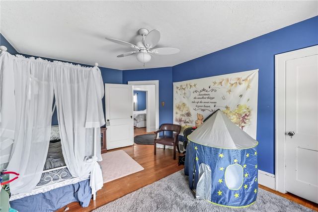 71 Lyle Dr, Hermitage, PA 16148