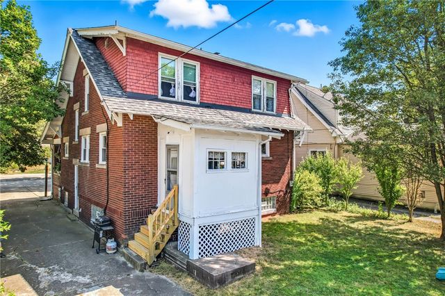 71 Lyle Dr, Hermitage, PA 16148