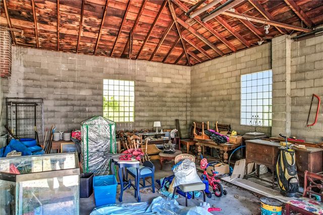 71 Lyle Dr, Hermitage, PA 16148