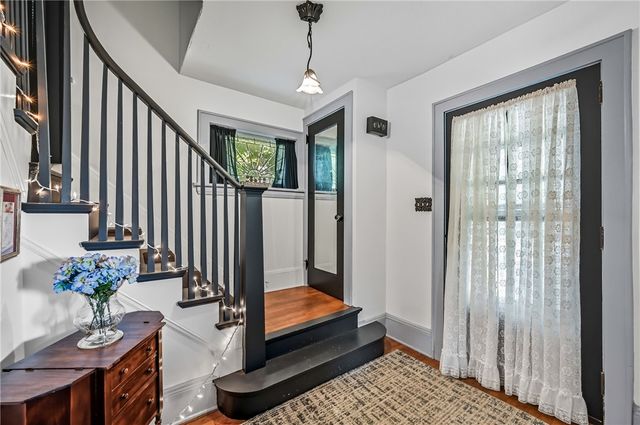 71 Lyle Dr, Hermitage, PA 16148