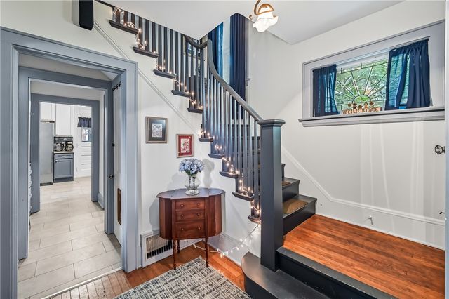 71 Lyle Dr, Hermitage, PA 16148