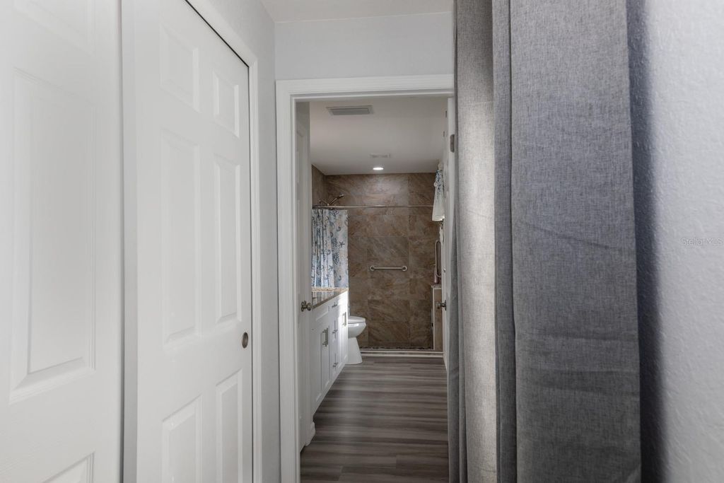 Image 13 of property listing at 96 FISHER WAY TRAIL, Ocklawaha, FL 32179