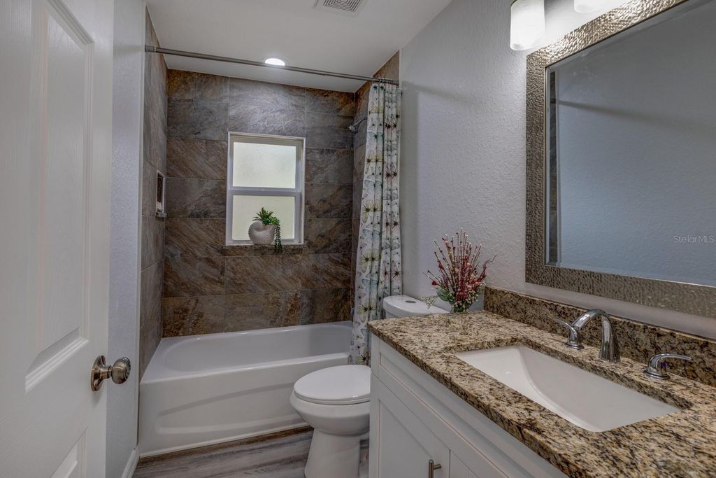 Image 16 of property listing at 96 FISHER WAY TRAIL, Ocklawaha, FL 32179