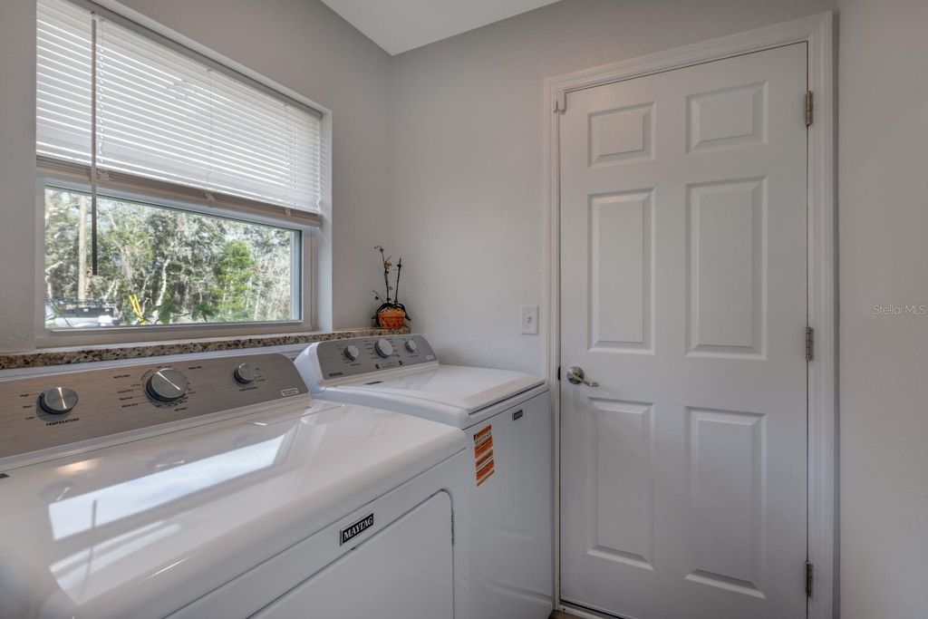 Image 18 of property listing at 96 FISHER WAY TRAIL, Ocklawaha, FL 32179