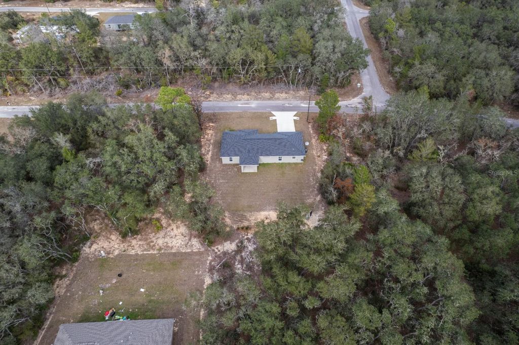 Image 21 of property listing at 96 FISHER WAY TRAIL, Ocklawaha, FL 32179