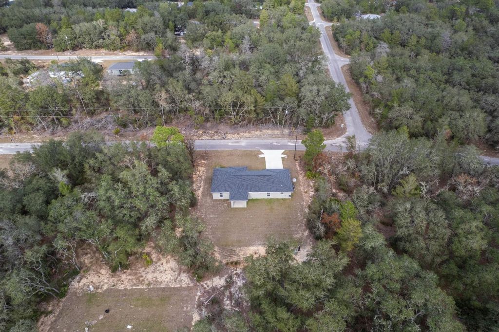 Image 22 of property listing at 96 FISHER WAY TRAIL, Ocklawaha, FL 32179