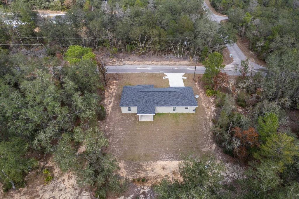 Image 23 of property listing at 96 FISHER WAY TRAIL, Ocklawaha, FL 32179