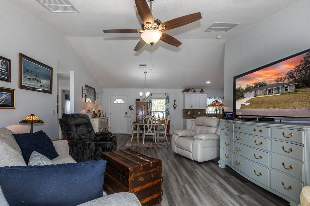 Image 6 of property listing at 96 FISHER WAY TRAIL, Ocklawaha, FL 32179