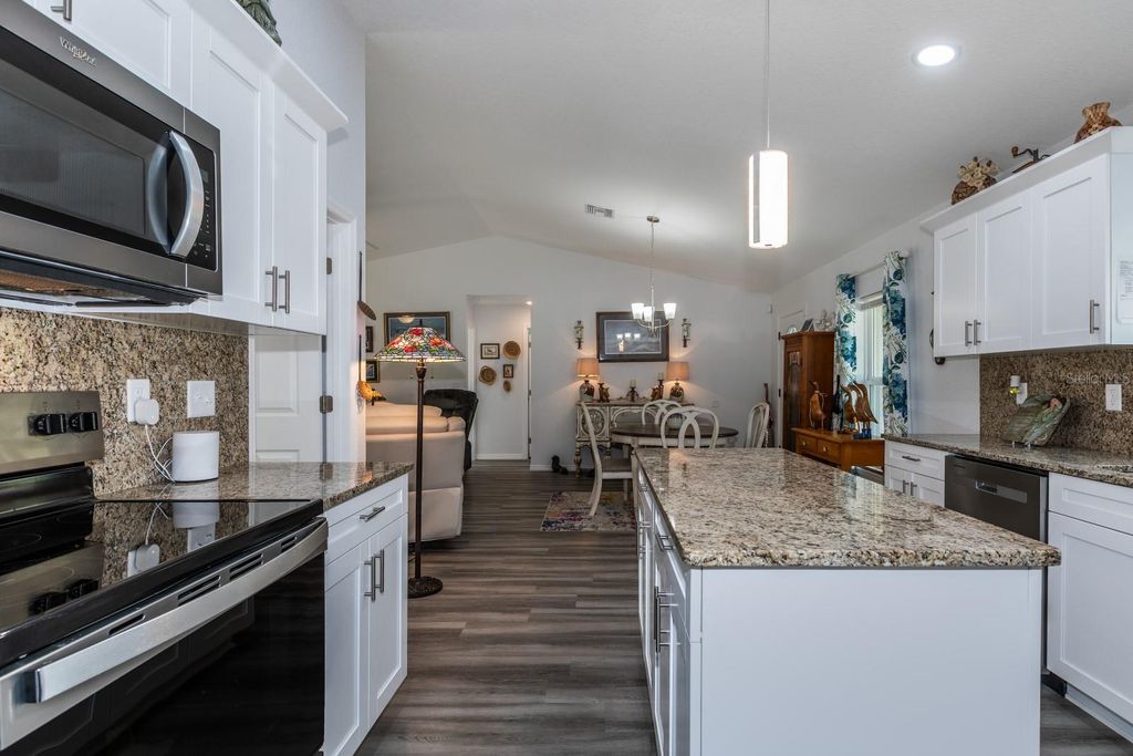 Image 8 of property listing at 96 FISHER WAY TRAIL, Ocklawaha, FL 32179