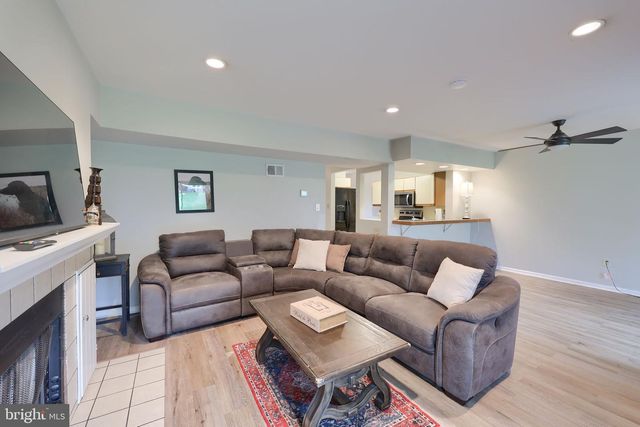 117 TREETOPS DR, Lancaster, PA 17601