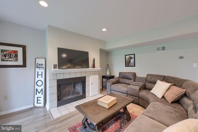 117 TREETOPS DR, Lancaster, PA 17601