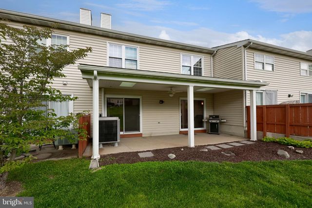 117 TREETOPS DR, Lancaster, PA 17601