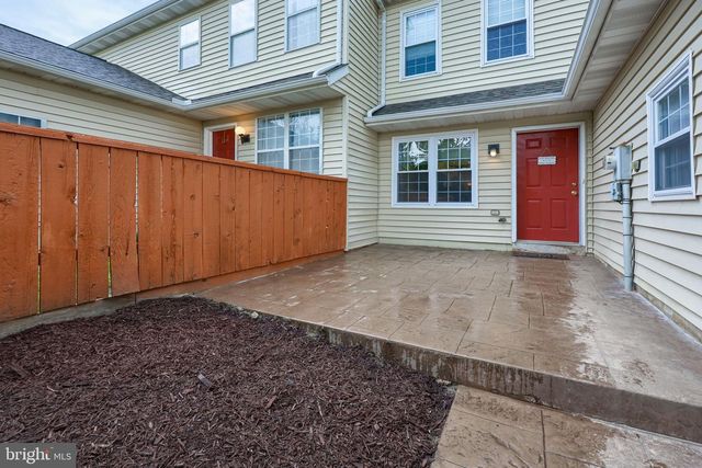 117 TREETOPS DR, Lancaster, PA 17601