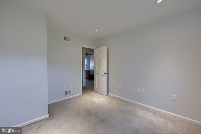 117 TREETOPS DR, Lancaster, PA 17601