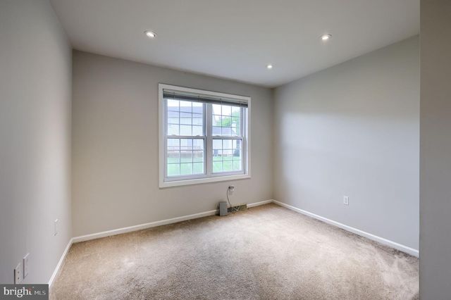 117 TREETOPS DR, Lancaster, PA 17601