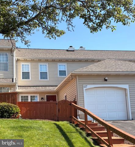 117 TREETOPS DR, Lancaster, PA 17601