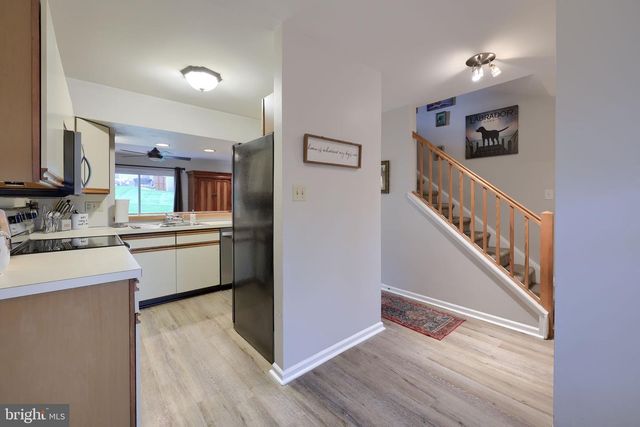 117 TREETOPS DR, Lancaster, PA 17601