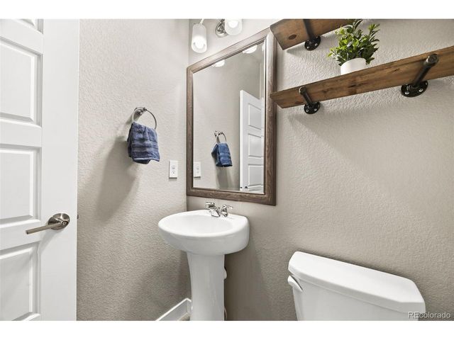 612 E Hinsdale Ave, Littleton, CO 80122