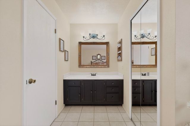 840 Stagecoach Road SE, Rio Rancho, NM 87124