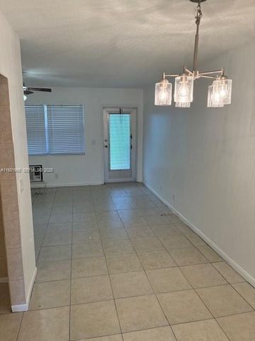 306 Norwich M 306, West Palm Beach, FL 33417
