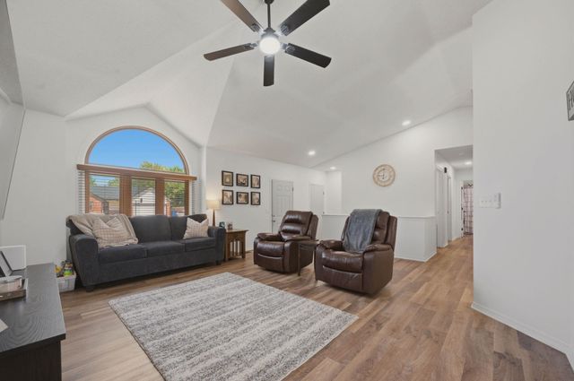 11803 W Murdock Ave, Wichita, KS 67212