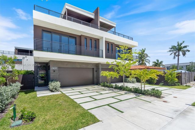 2431 NE 18th St, Fort Lauderdale, FL 33305