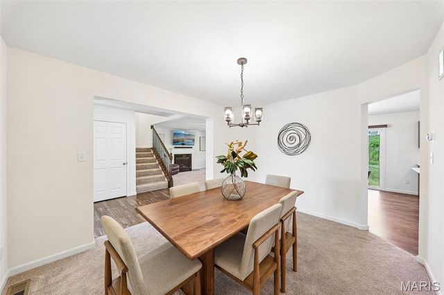 819 Cedar Bluff Way, Fenton, MO 63026