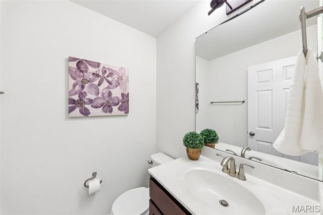 819 Cedar Bluff Way, Fenton, MO 63026